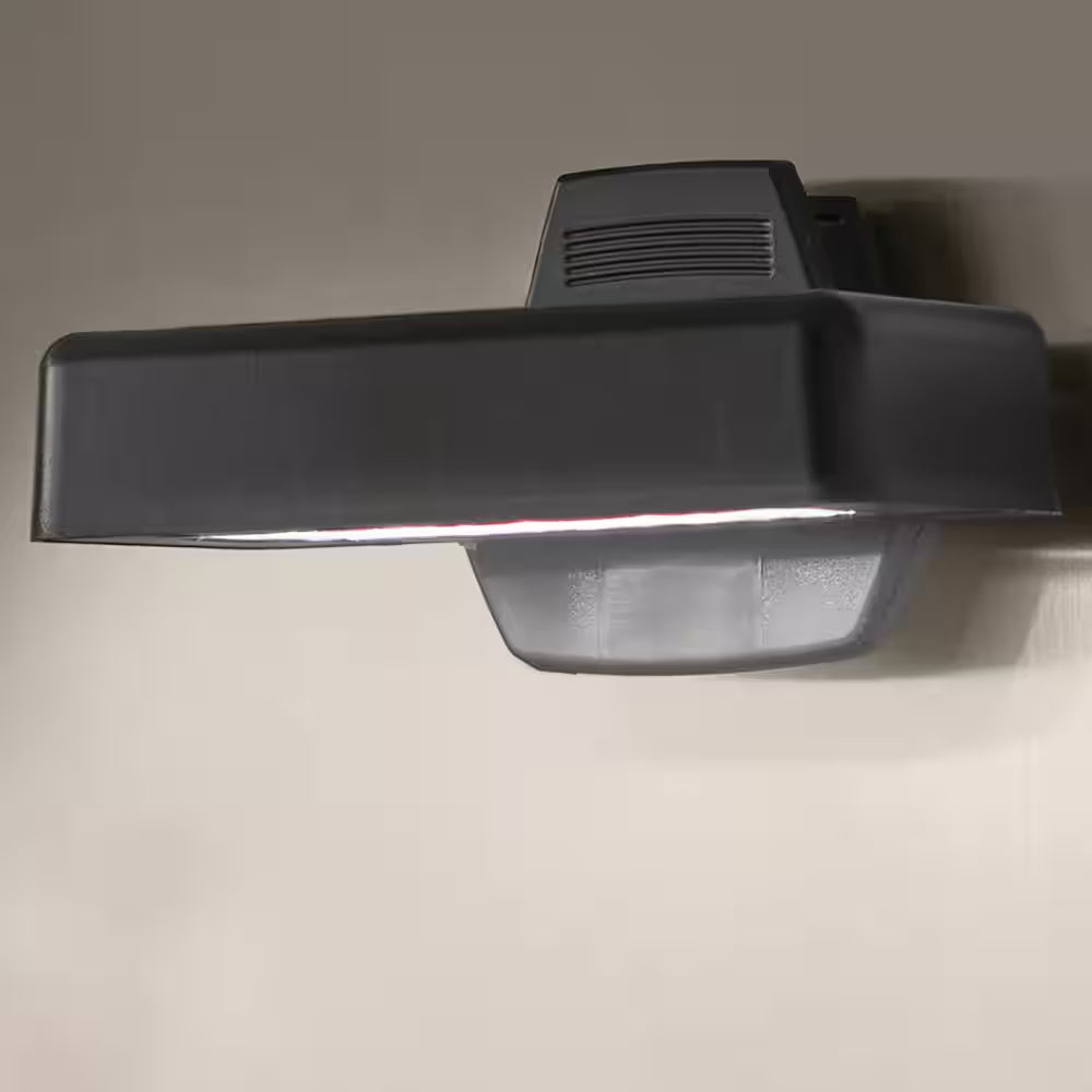 Solar 20 Lumens Black Outdoor Integrated LED Clip-On Light with Magnet; Weather/Water/Rust Resistant